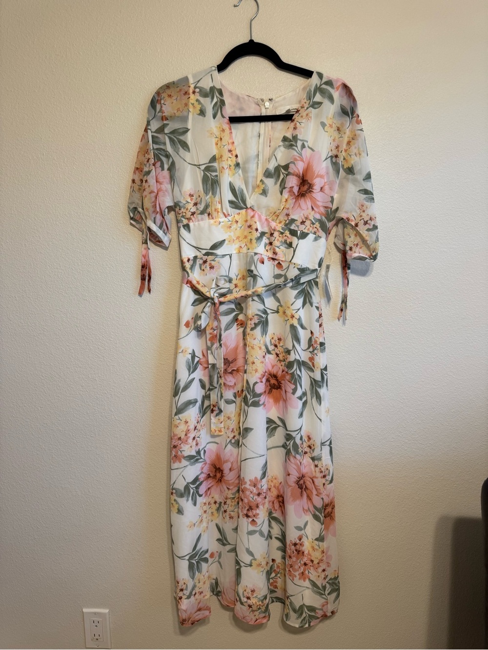 NWT Floral V-Neck Midi Dress